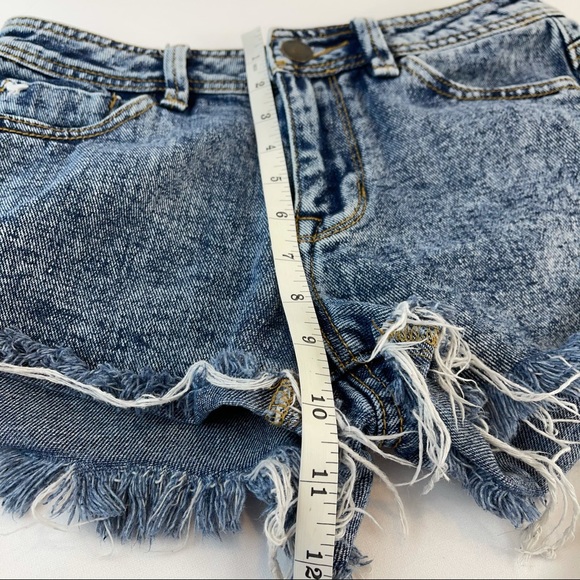 Modern Amusement Acid Wash Bow Jean Shorts Jr Sz 1 - Picture 13 of 14